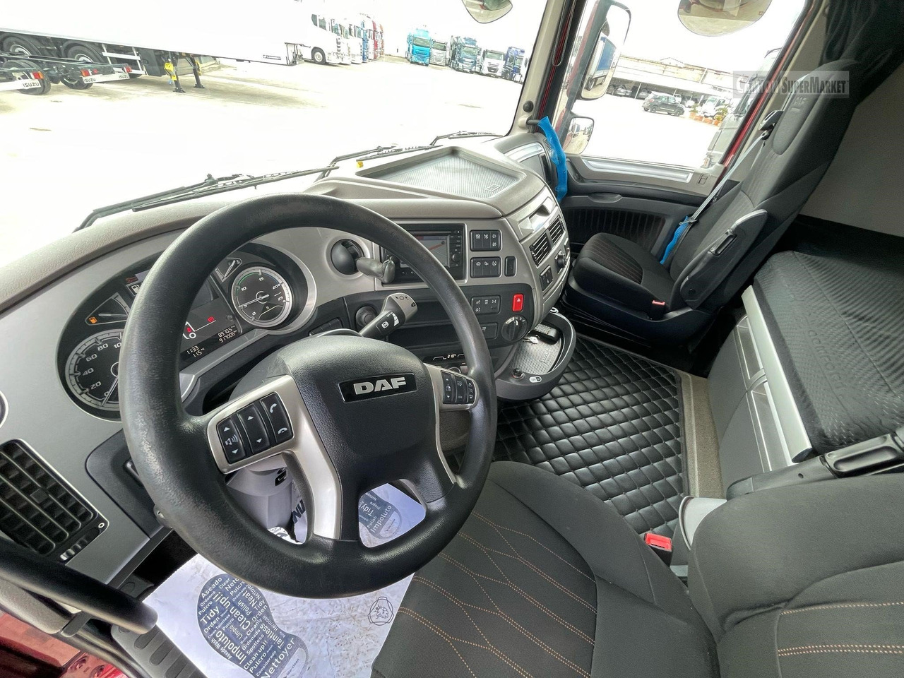 DAF XF530 - Camião de lona: foto 4 DAF XF530 - Camião de lona: foto 4