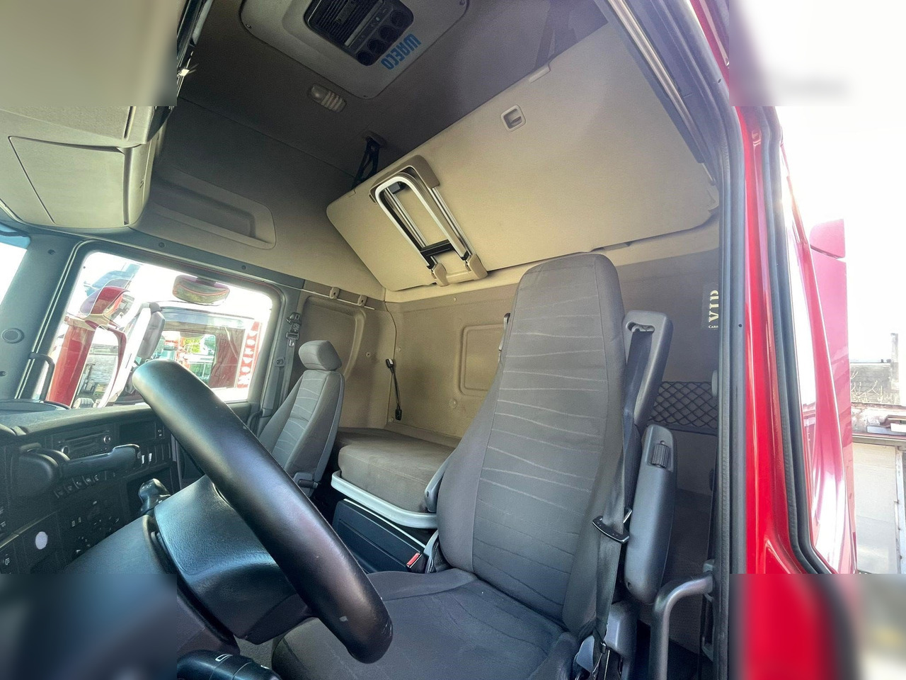 SCANIA R450 - Camião transportador de contêineres/ Caixa móvel: foto 4 SCANIA R450 - Camião transportador de contêineres/ Caixa móvel: foto 4