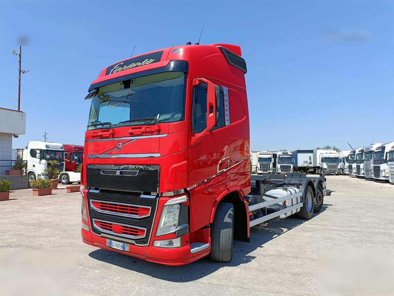 VOLVO FH500 - Camião transportador de contêineres/ Caixa móvel: foto 2 VOLVO FH500 - Camião transportador de contêineres/ Caixa móvel: foto 2