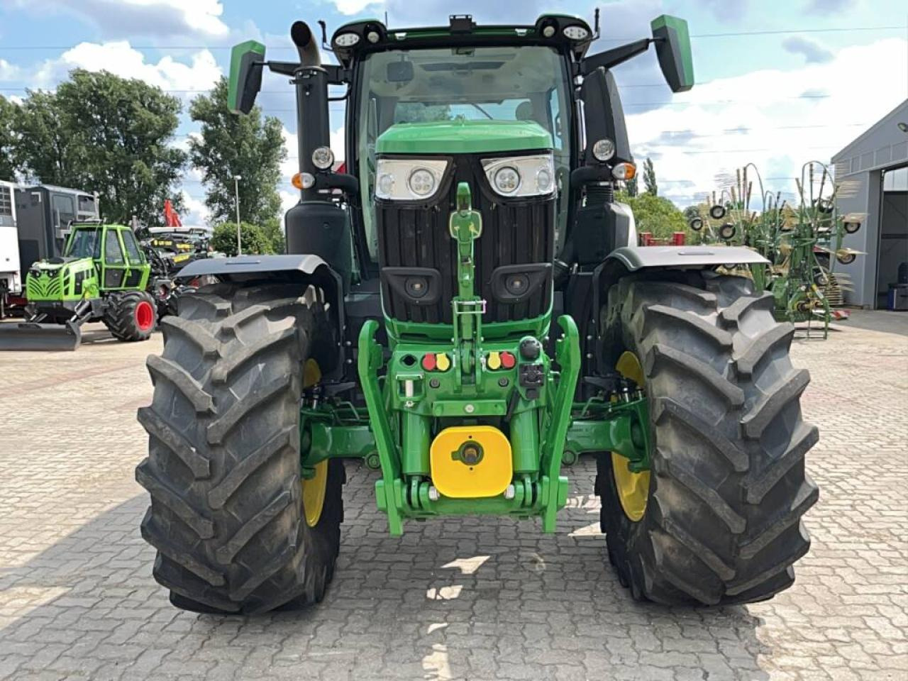 John Deere 6R230 - Trator: foto 2 John Deere 6R230 - Trator: foto 2