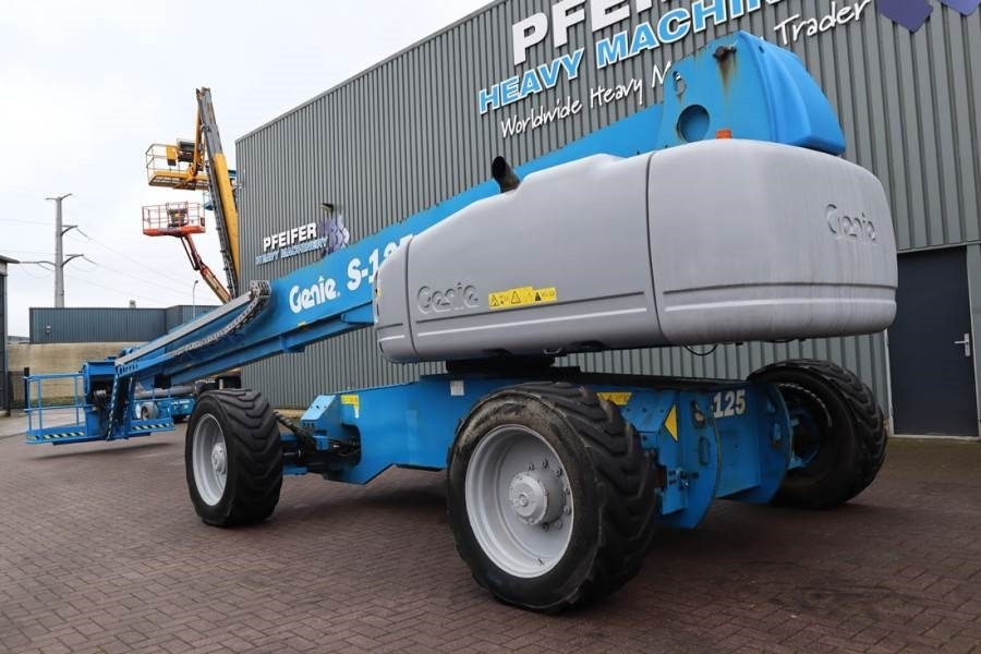 Genie S125 Diesel, 4x4x4 Drive, 40.1m Working Height, 24 - Plataforma telescópica: foto 3 Genie S125 Diesel, 4x4x4 Drive, 40.1m Working Height, 24 - Plataforma telescópica: foto 3
