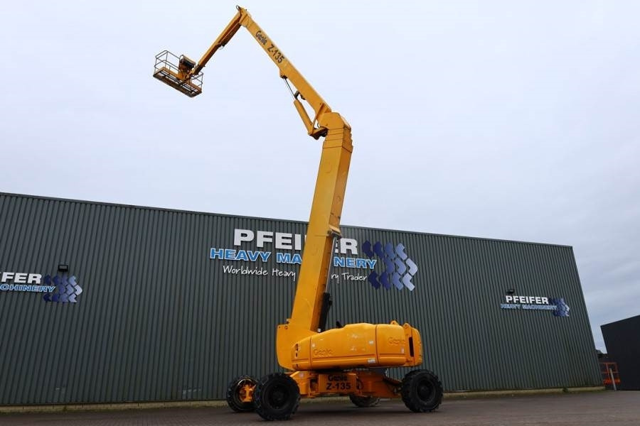 Genie Z135/70 Diesel, 4x4x4 Drive, 43m Lifting Height, 2 - Plataforma articulada: foto 2 Genie Z135/70 Diesel, 4x4x4 Drive, 43m Lifting Height, 2 - Plataforma articulada: foto 2