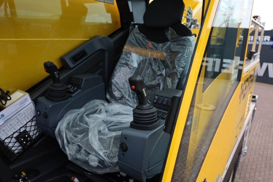 Grove GMK5250XL-1 Available For Rent, Dutch Registration - Grua todo o terreno: foto 5 Grove GMK5250XL-1 Available For Rent, Dutch Registration - Grua todo o terreno: foto 5