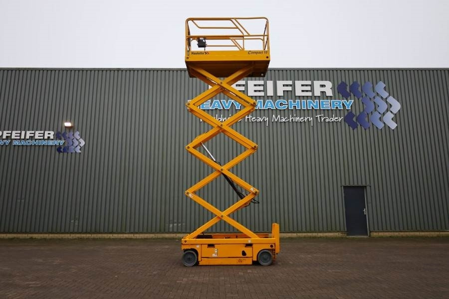 Haulotte Compact 10 Electric, 10.2m Working Height, 450kg C - Plataforma de Tijera/ Plataforma de tesoura: foto 3 Haulotte Compact 10 Electric, 10.2m Working Height, 450kg C - Plataforma de Tijera/ Plataforma de tesoura: foto 3
