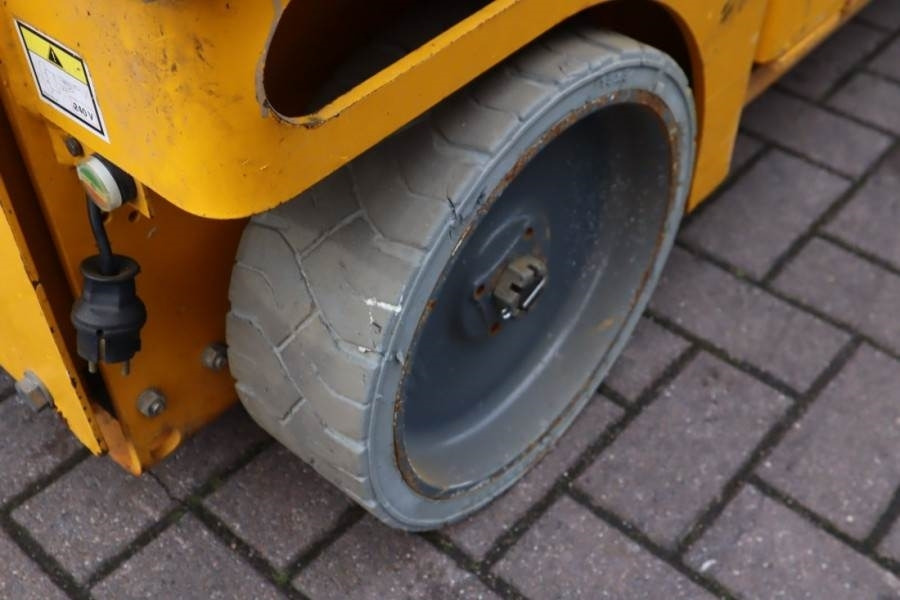 Plataforma de Tijera/ Plataforma de tesoura Haulotte Compact 10 Electric, 10m Working Height, 450kg Cap: foto 13 Plataforma de Tijera/ Plataforma de tesoura Haulotte Compact 10 Electric, 10m Working Height, 450kg Cap: foto 13