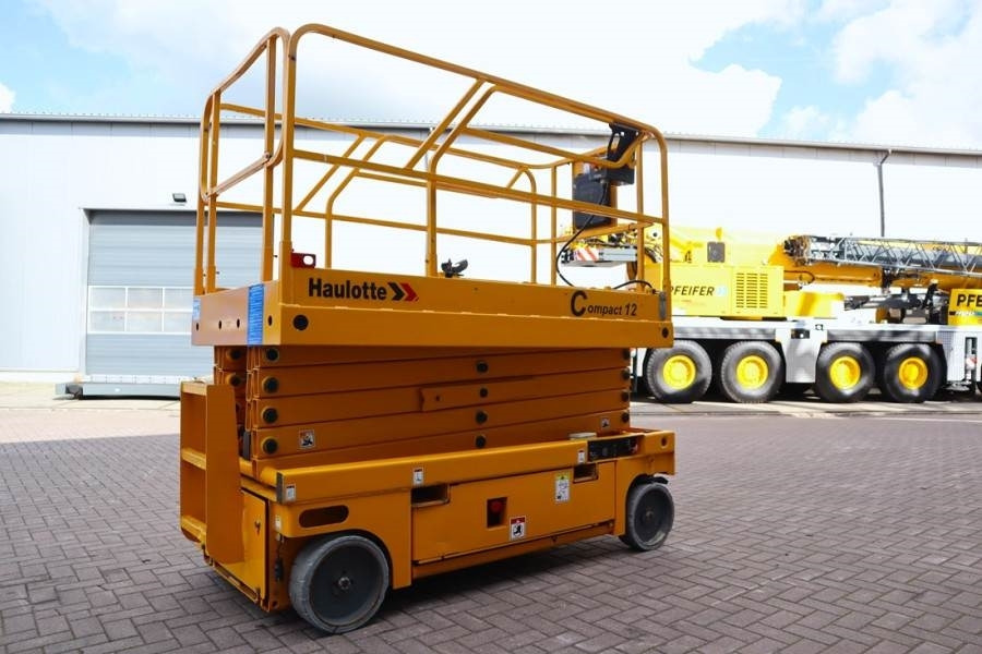 Haulotte Compact 12 Electric, 12m Working Height, 300kg Cap - Plataforma de Tijera/ Plataforma de tesoura: foto 2 Haulotte Compact 12 Electric, 12m Working Height, 300kg Cap - Plataforma de Tijera/ Plataforma de tesoura: foto 2