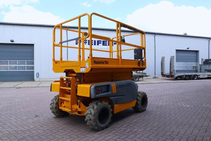 Haulotte Compact 12RTE Electric, 12m Working Height, 450kg - Plataforma de Tijera/ Plataforma de tesoura: foto 2 Haulotte Compact 12RTE Electric, 12m Working Height, 450kg - Plataforma de Tijera/ Plataforma de tesoura: foto 2