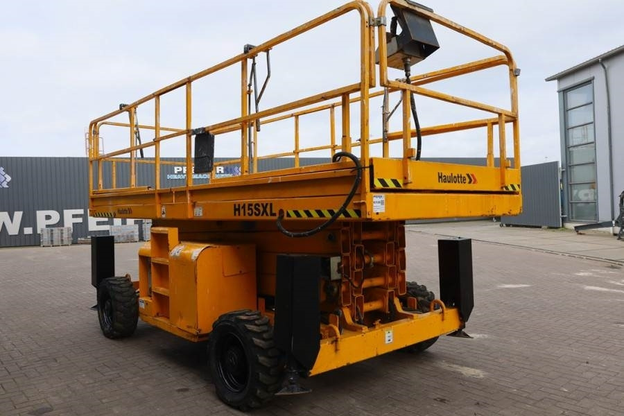 Haulotte H15SXL Diesel, 4x4 Drive, 15m Working Height, 500k - Plataforma de Tijera/ Plataforma de tesoura: foto 2 Haulotte H15SXL Diesel, 4x4 Drive, 15m Working Height, 500k - Plataforma de Tijera/ Plataforma de tesoura: foto 2