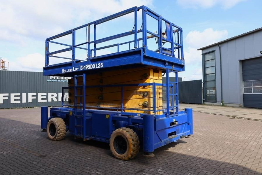 Holland Lift Combistar B-195DXL25-4WD Diesel, 4x4 Drive, 21.5m - Plataforma de Tijera/ Plataforma de tesoura: foto 4 Holland Lift Combistar B-195DXL25-4WD Diesel, 4x4 Drive, 21.5m - Plataforma de Tijera/ Plataforma de tesoura: foto 4