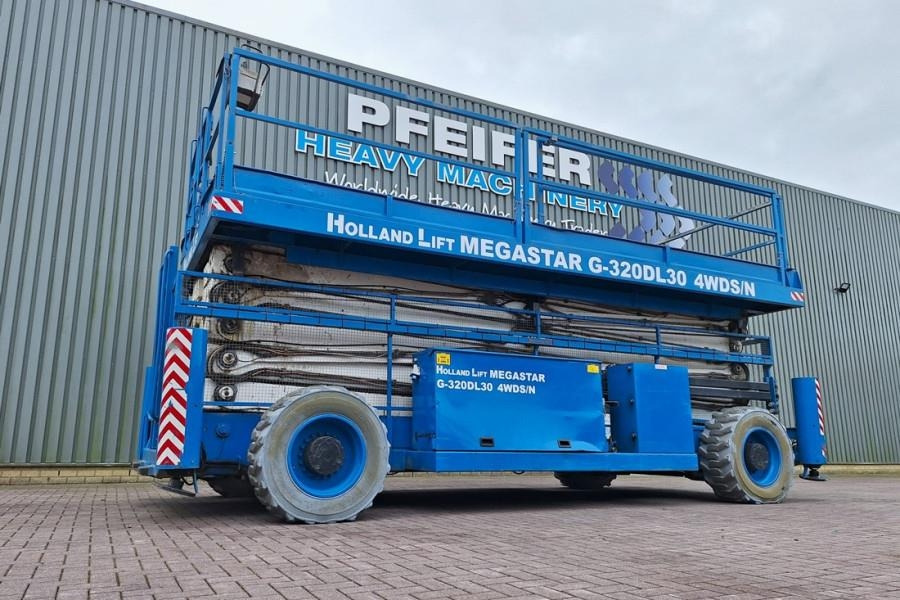 Holland Lift Megastar G320DL30 4WDS/N Diesel, 4x4x4 Drive, 34m - Plataforma de Tijera/ Plataforma de tesoura: foto 1 Holland Lift Megastar G320DL30 4WDS/N Diesel, 4x4x4 Drive, 34m - Plataforma de Tijera/ Plataforma de tesoura: foto 1