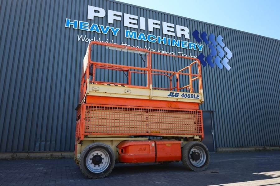 JLG 4069LE Electric, 14.2m Working Height, 360kg Capac - Plataforma de Tijera/ Plataforma de tesoura: foto 1 JLG 4069LE Electric, 14.2m Working Height, 360kg Capac - Plataforma de Tijera/ Plataforma de tesoura: foto 1