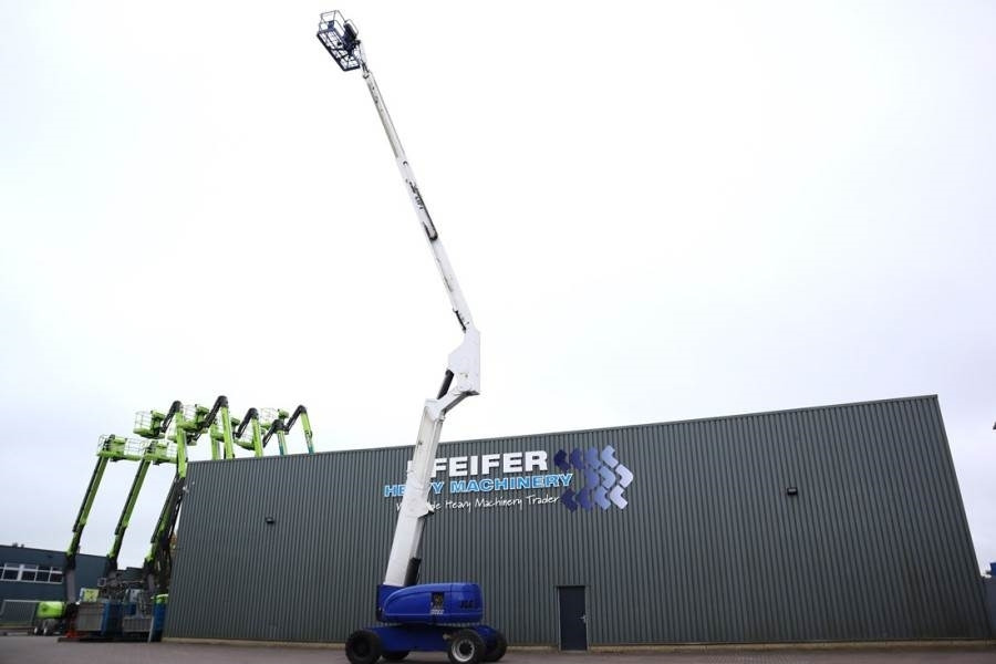 JLG 800AJ Diesel, 4x4x4 Drive, 26.5m Working Height, 1 - Plataforma articulada: foto 3 JLG 800AJ Diesel, 4x4x4 Drive, 26.5m Working Height, 1 - Plataforma articulada: foto 3