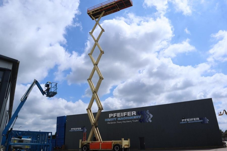 JLG SL320-30 Diesel, 4x4 Drive, 34m Working Height, 14 - Plataforma de Tijera/ Plataforma de tesoura: foto 3 JLG SL320-30 Diesel, 4x4 Drive, 34m Working Height, 14 - Plataforma de Tijera/ Plataforma de tesoura: foto 3