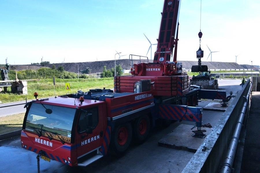 Liebherr LTM1300-6.2 Dutch Registration, 12x8, 300t Capacit - Grua todo o terreno: foto 2 Liebherr LTM1300-6.2 Dutch Registration, 12x8, 300t Capacit - Grua todo o terreno: foto 2