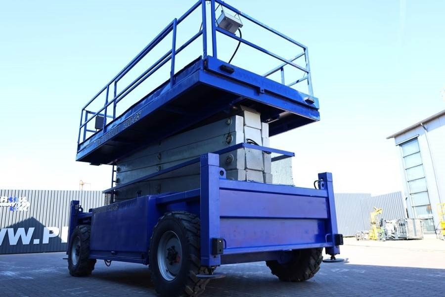 Plataforma de Tijera/ Plataforma de tesoura Liftlux SL210-25D4WDS/P Diesel, Hydraulic Deck Extension,: foto 7