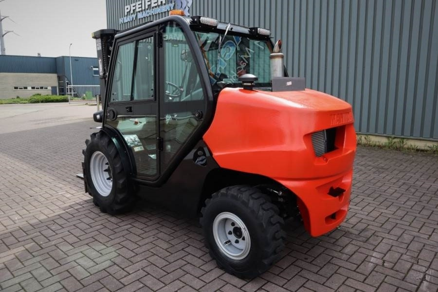 Manitou MC25-4 Valid Inspection, *Guarantee, Diesel, 4x4 D - Empilhador todo-o-terreno: foto 4 Manitou MC25-4 Valid Inspection, *Guarantee, Diesel, 4x4 D - Empilhador todo-o-terreno: foto 4