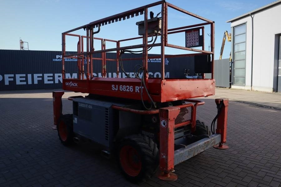 SkyJack SJ6826 Diesel, 4x4 Drive, 10m Working Height, 567k - Plataforma de Tijera/ Plataforma de tesoura: foto 2 SkyJack SJ6826 Diesel, 4x4 Drive, 10m Working Height, 567k - Plataforma de Tijera/ Plataforma de tesoura: foto 2