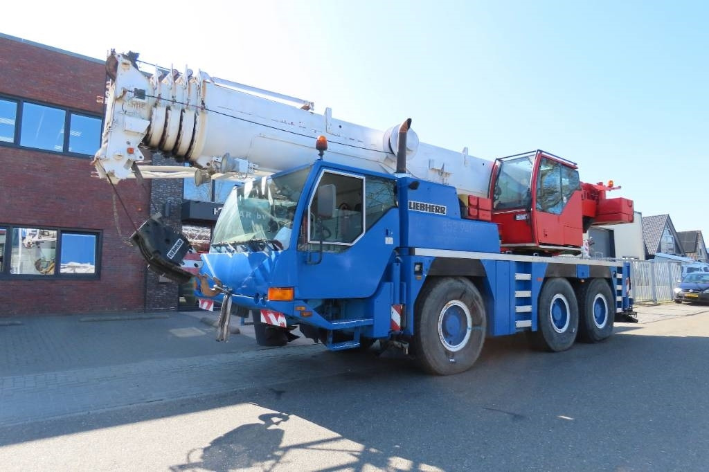 Liebherr LTM 1055-1 - Grua todo o terreno: foto 1 Liebherr LTM 1055-1 - Grua todo o terreno: foto 1