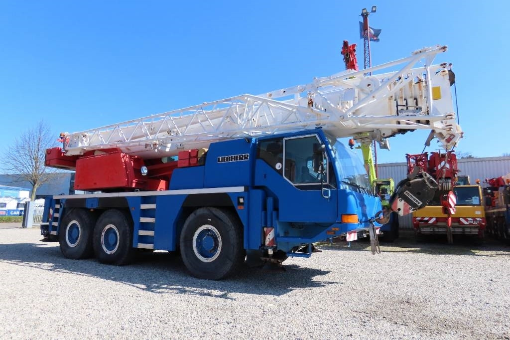 Liebherr LTM 1055-1 - Grua todo o terreno: foto 2 Liebherr LTM 1055-1 - Grua todo o terreno: foto 2