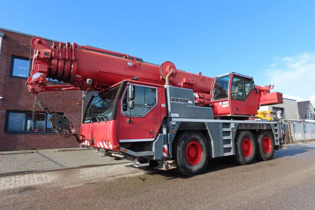 Liebherr LTM 1055-3.2 - Grua todo o terreno: foto 1 Liebherr LTM 1055-3.2 - Grua todo o terreno: foto 1