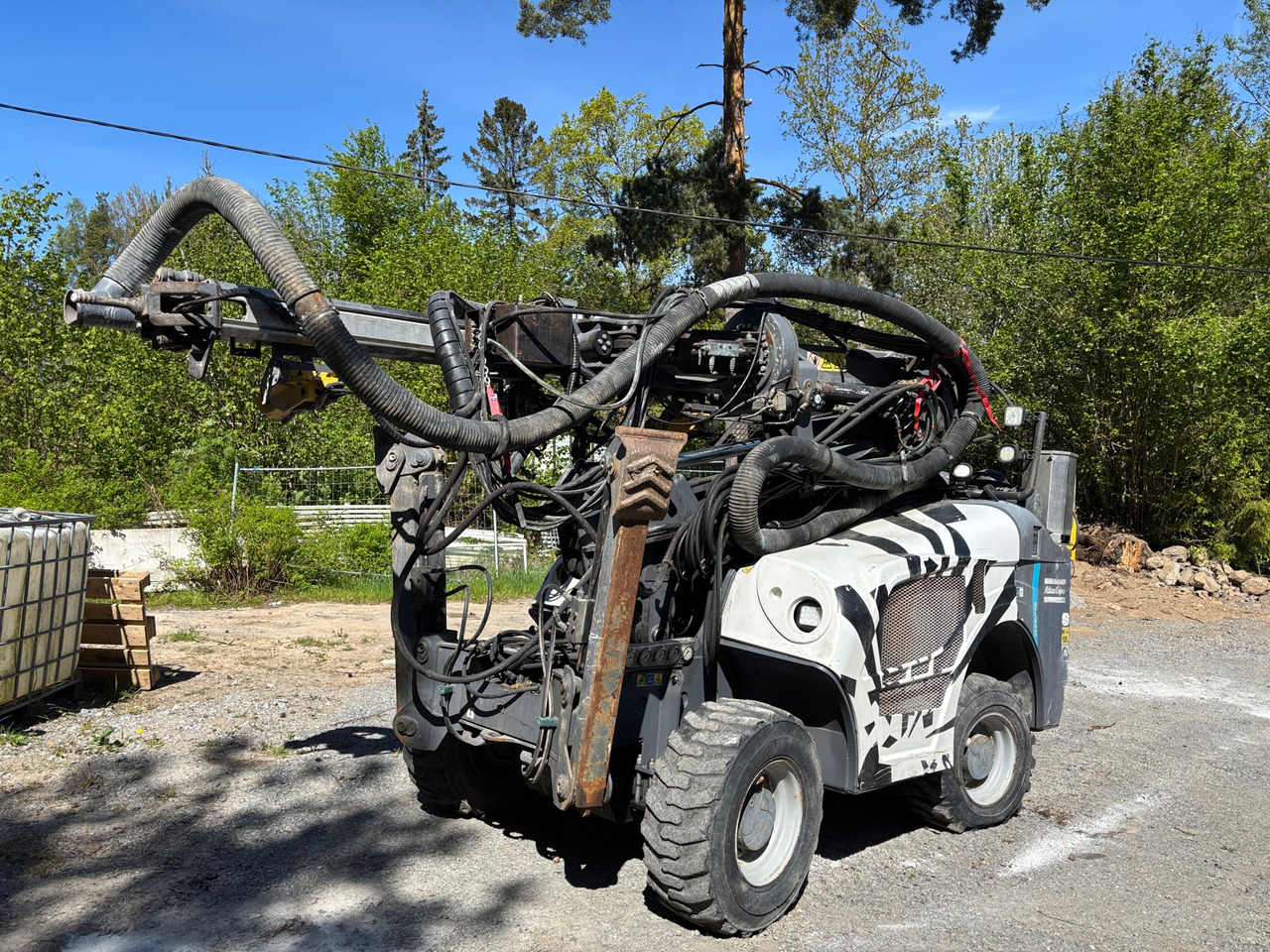 Atlas Copco Flexiroc T20R-01 - Máquina de perfuração: foto 1 Atlas Copco Flexiroc T20R-01 - Máquina de perfuração: foto 1
