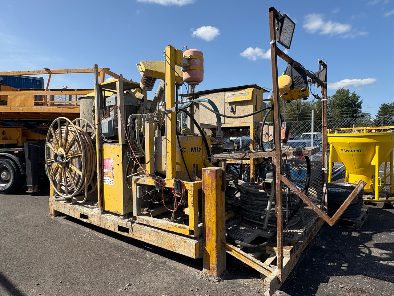 Atlas Copco Unigrout - Equipamento de construção: foto 1 Atlas Copco Unigrout - Equipamento de construção: foto 1