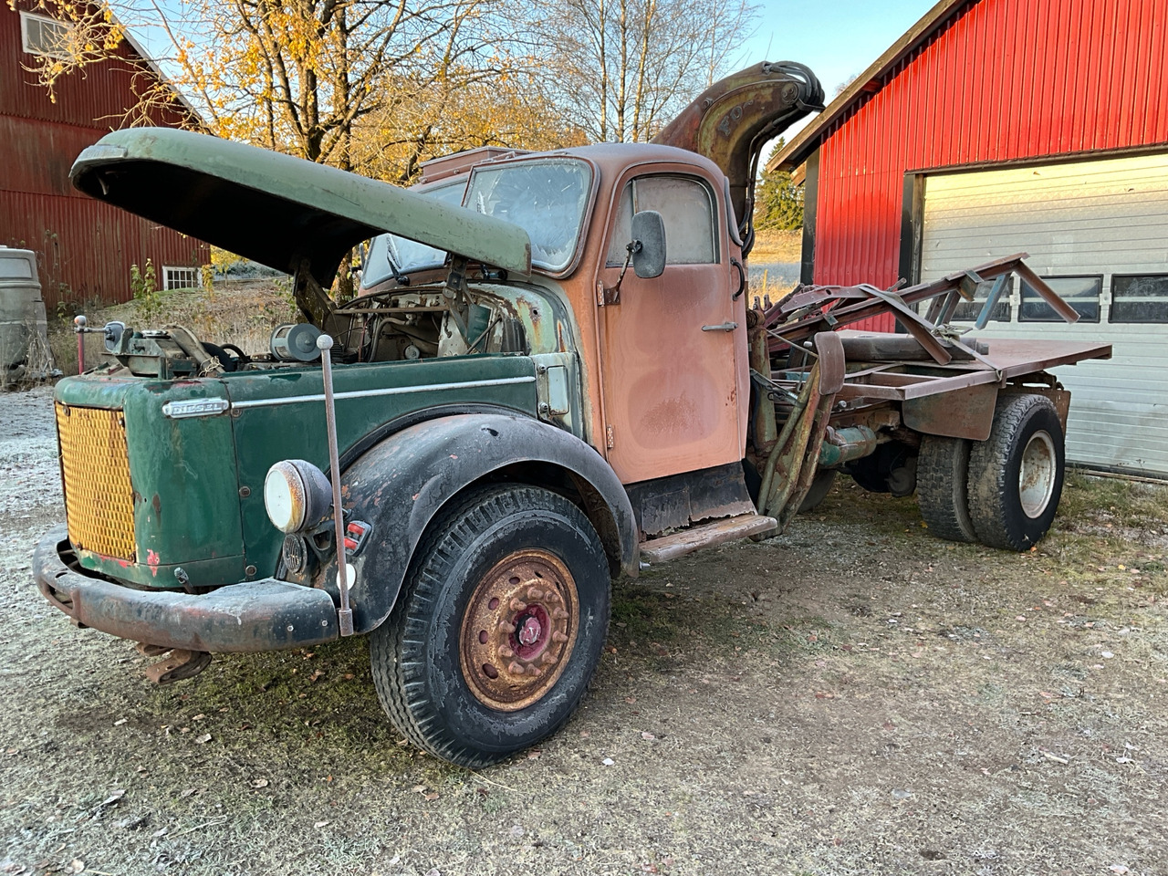 Volvo Titan - Camião: foto 1 Volvo Titan - Camião: foto 1