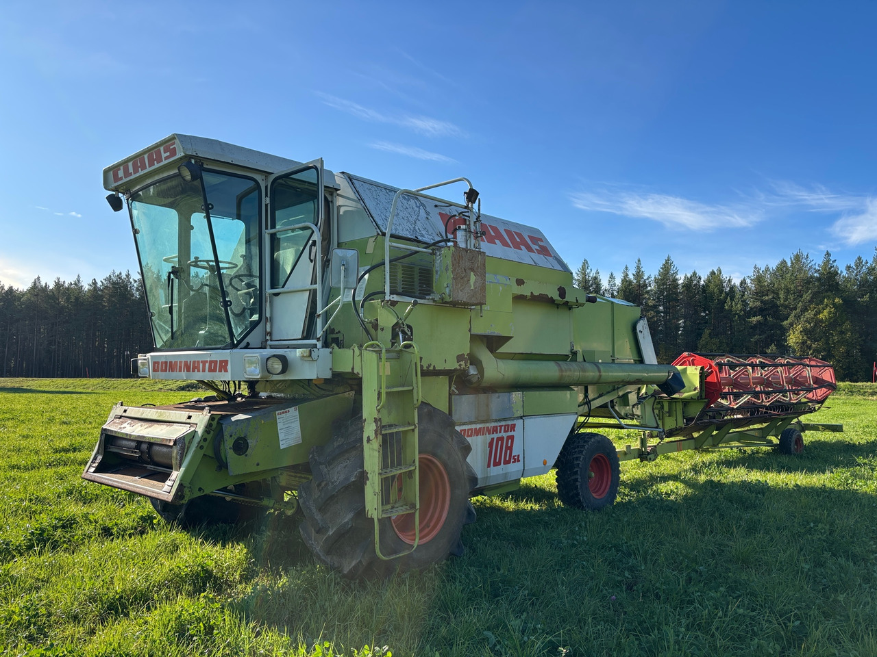 Claas Dominator 108SL - Ceifeira debulhadora: foto 1 Claas Dominator 108SL - Ceifeira debulhadora: foto 1