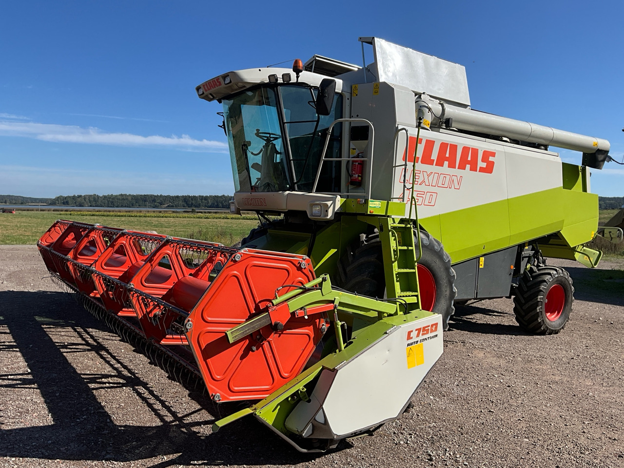 Claas Lexion 450 - Ceifeira debulhadora: foto 1 Claas Lexion 450 - Ceifeira debulhadora: foto 1