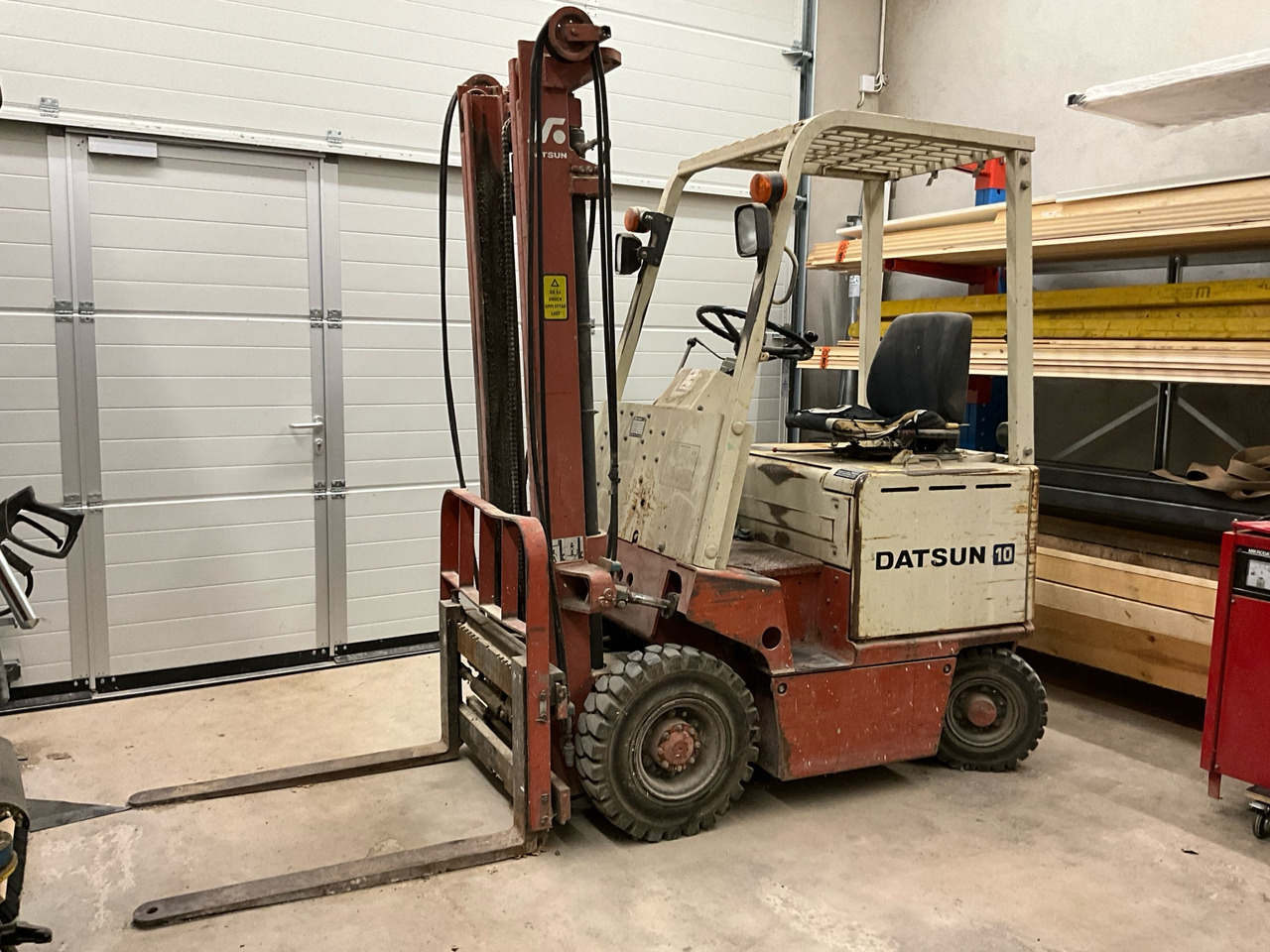 Datsun/Nissan EB01L10U - Equipamento de movimentação: foto 1 Datsun/Nissan EB01L10U - Equipamento de movimentação: foto 1