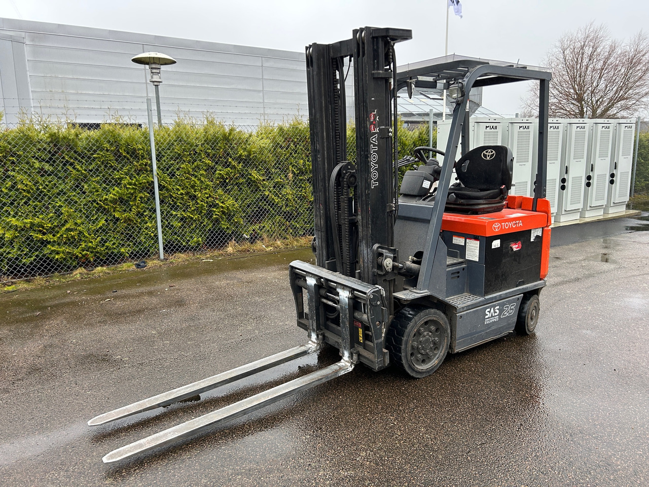 Toyota 7FBCU25 - Equipamento de movimentação: foto 1 Toyota 7FBCU25 - Equipamento de movimentação: foto 1