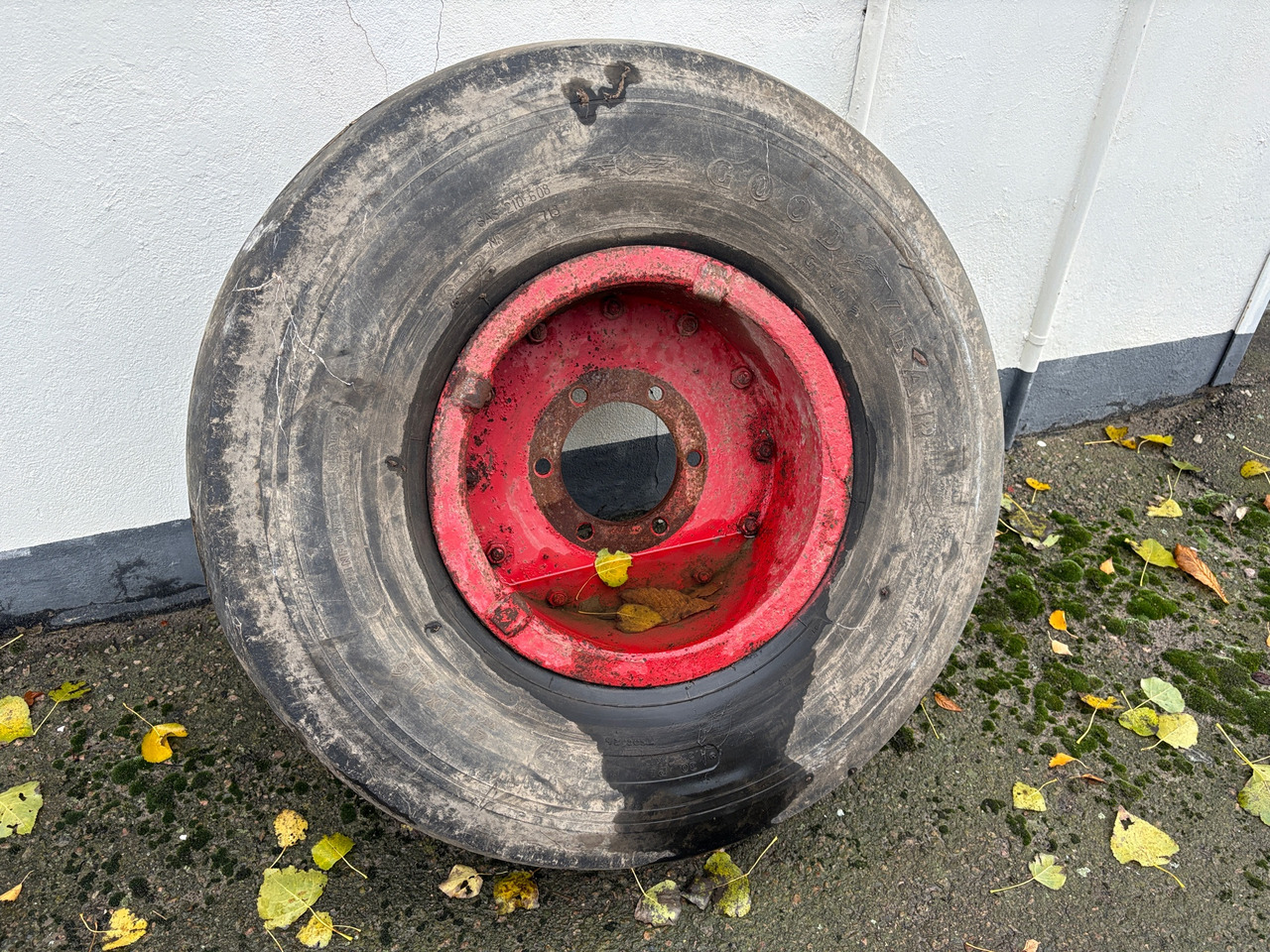 Goodyear 44x16 - Pneu por Máquina agrícola: foto 1 Goodyear 44x16 - Pneu por Máquina agrícola: foto 1