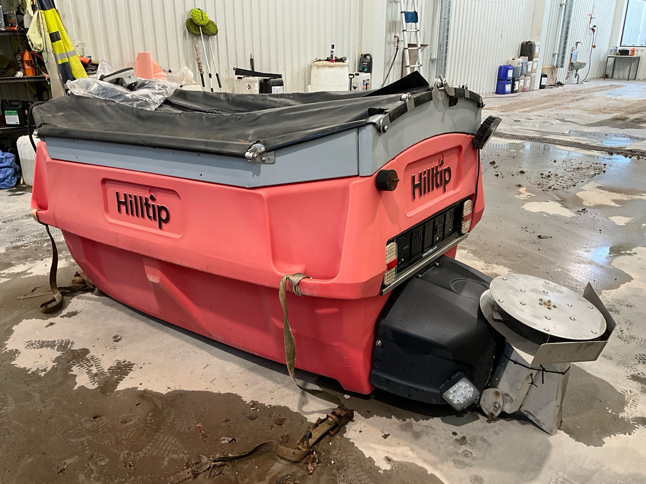 Hilltip IceStriker 1100 - Espalhador de areia/ Sal: foto 1 Hilltip IceStriker 1100 - Espalhador de areia/ Sal: foto 1