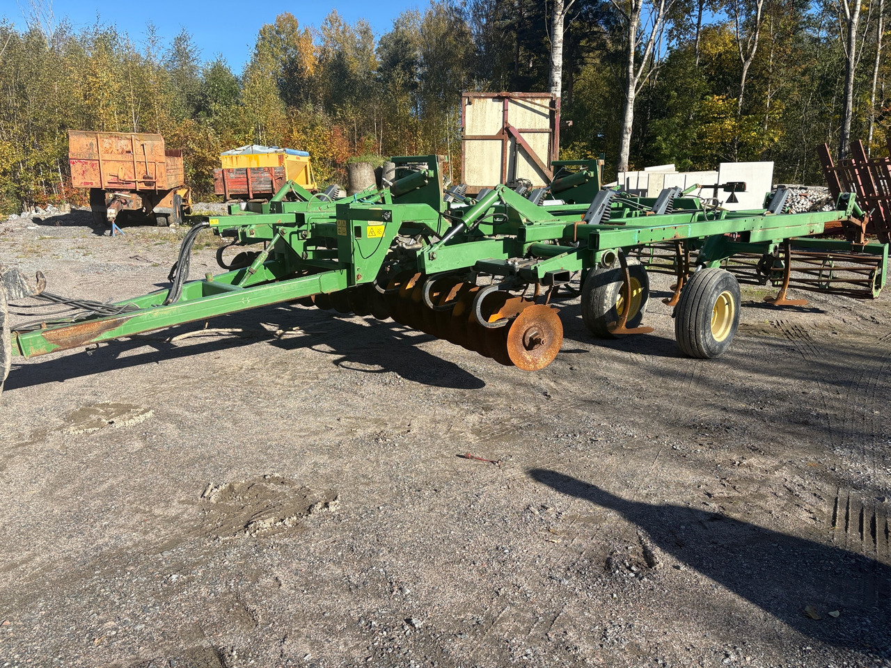 John Deere 4101 A - Maquina para lavrar a terra: foto 1 John Deere 4101 A - Maquina para lavrar a terra: foto 1