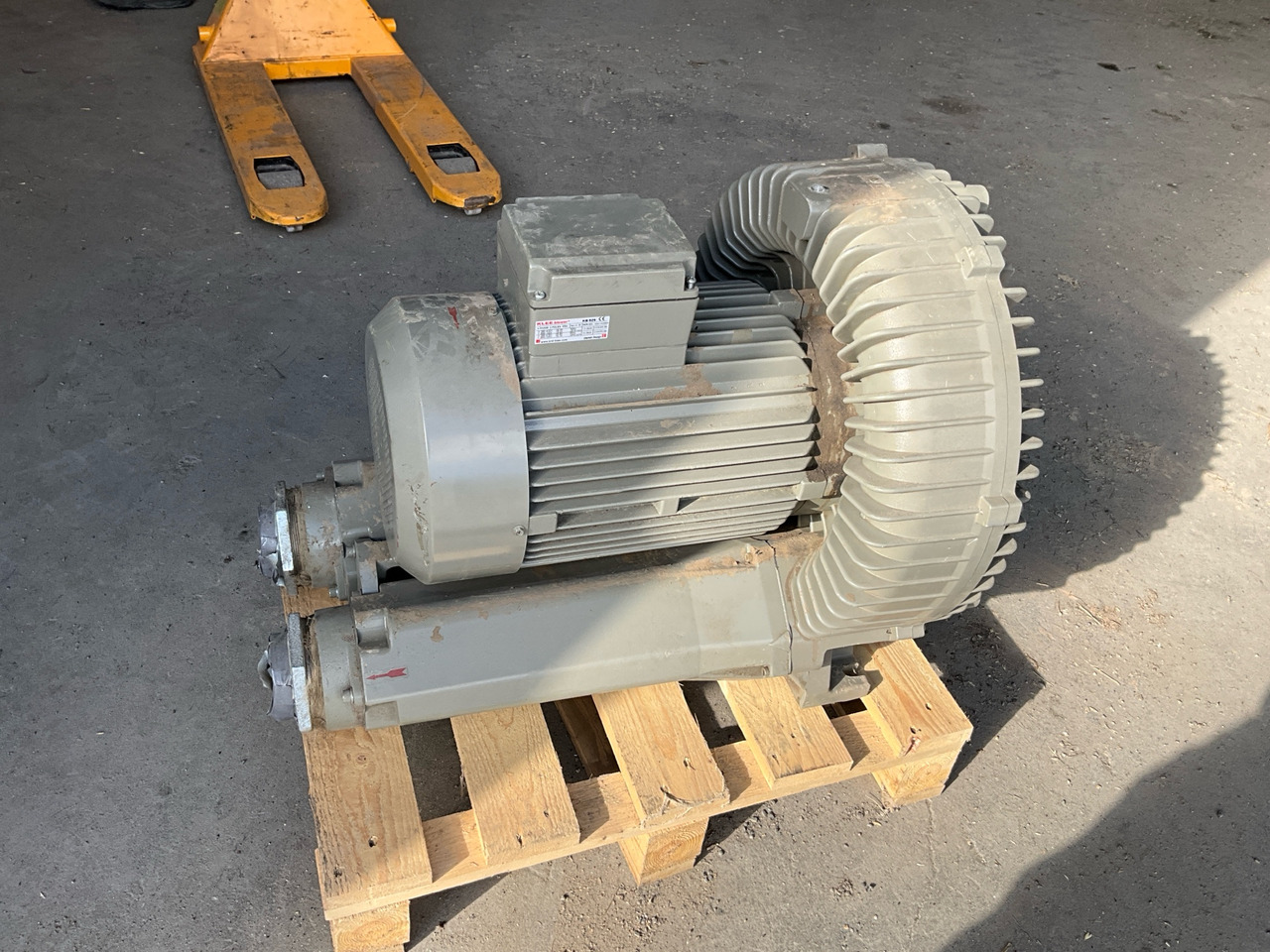 Klee Blower KB-929 - Equipamento de gado: foto 1 Klee Blower KB-929 - Equipamento de gado: foto 1