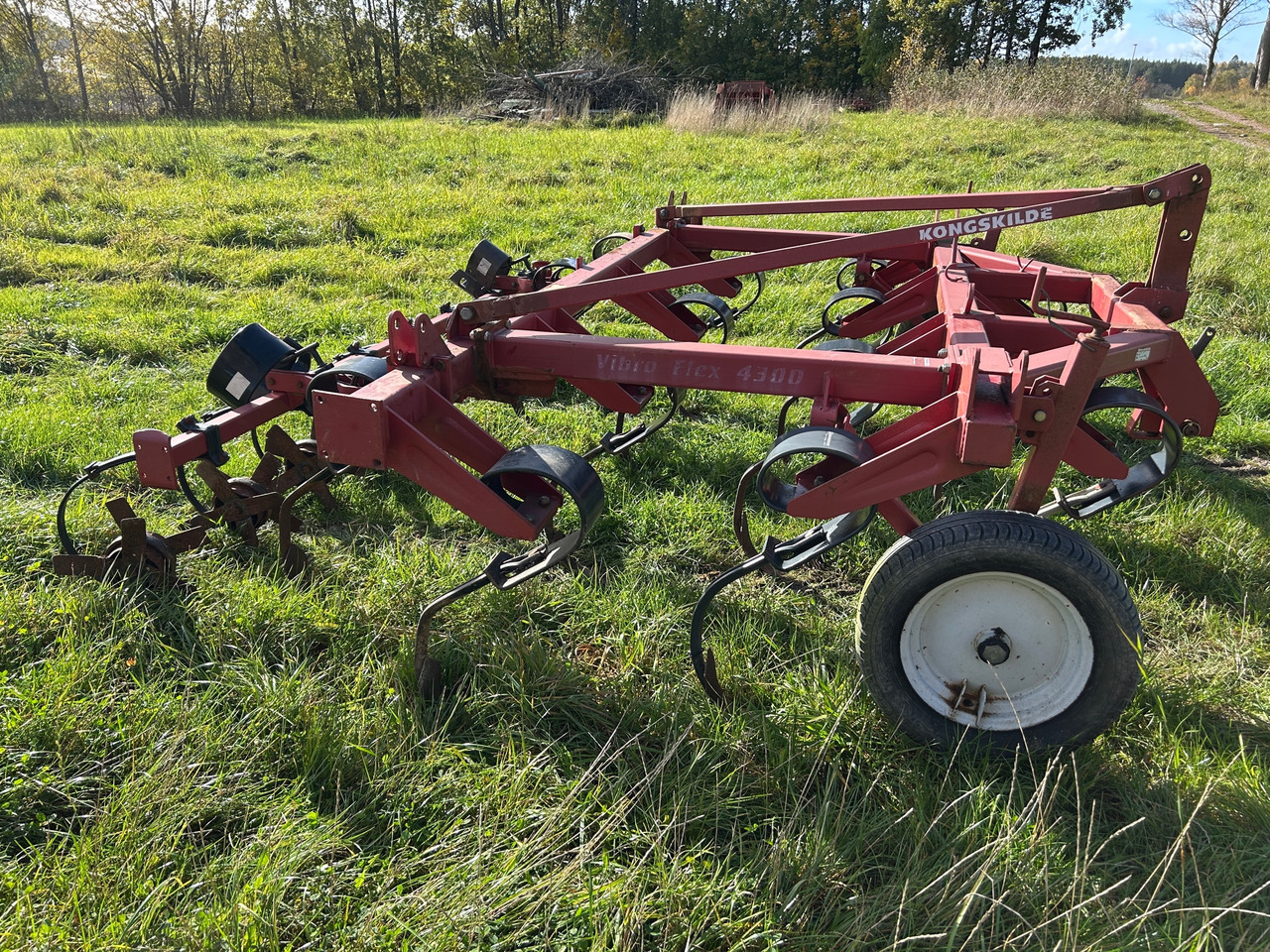 Kongskilde Vibro Flex 4300 - Maquina para lavrar a terra: foto 1 Kongskilde Vibro Flex 4300 - Maquina para lavrar a terra: foto 1