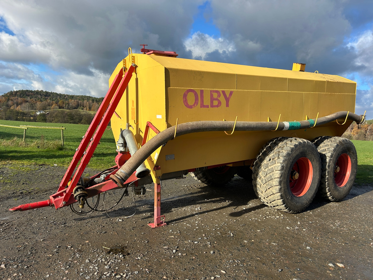 Olby 12B3 12m3 - Máquina agrícola: foto 1 Olby 12B3 12m3 - Máquina agrícola: foto 1