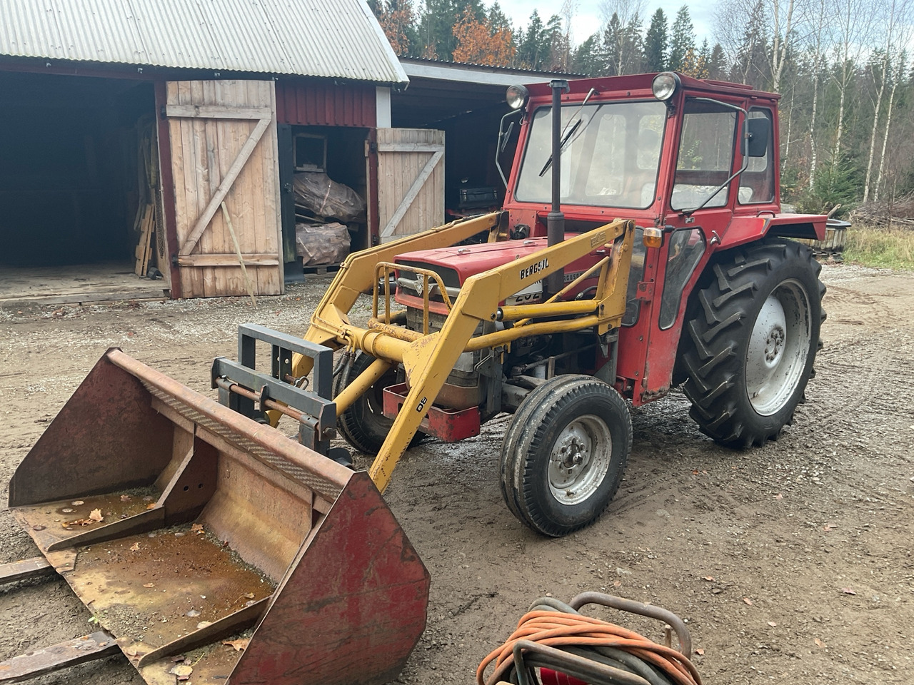 Massey Ferguson 135 - Trator: foto 1 Massey Ferguson 135 - Trator: foto 1