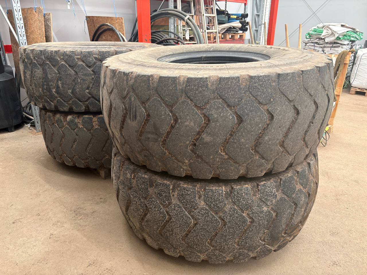 Maxam MS301 - Pneu por Máquina de construção: foto 1 Maxam MS301 - Pneu por Máquina de construção: foto 1