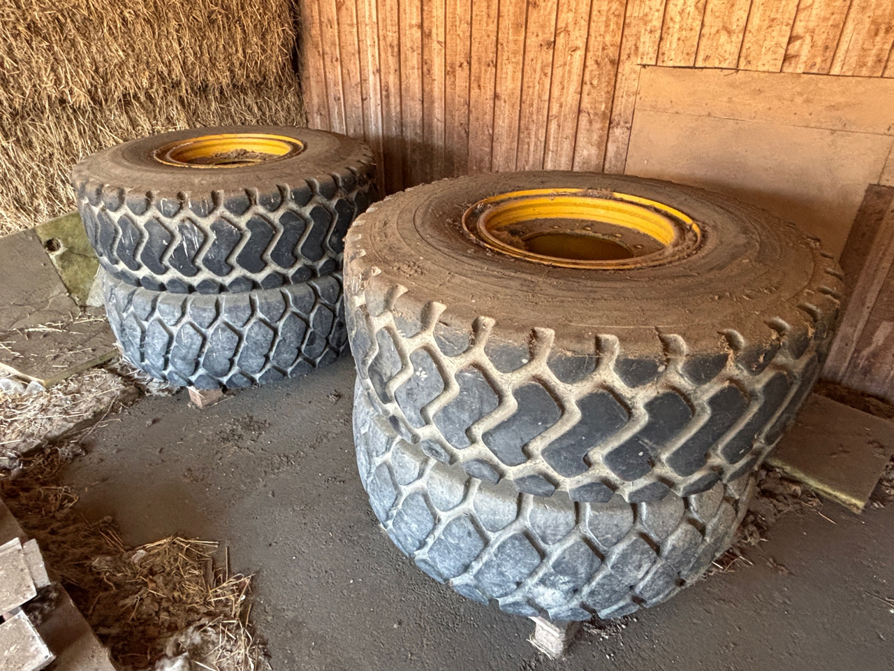 Michelin - Pneu por Máquina de construção: foto 1 Michelin - Pneu por Máquina de construção: foto 1