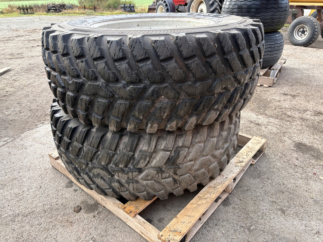 Nokian Radial - Pneu por Máquina agrícola: foto 1 Nokian Radial - Pneu por Máquina agrícola: foto 1