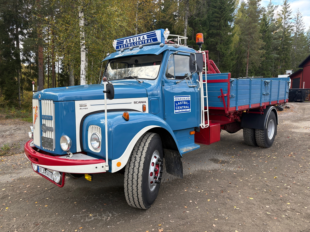 Scania 85 Super - Camião basculante, Camião grua: foto 1 Scania 85 Super - Camião basculante, Camião grua: foto 1