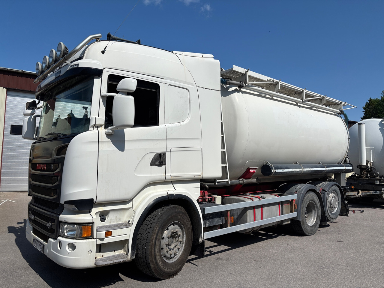 Scania R580LB6X2*4HNA - Caminhão tanque: foto 1 Scania R580LB6X2*4HNA - Caminhão tanque: foto 1
