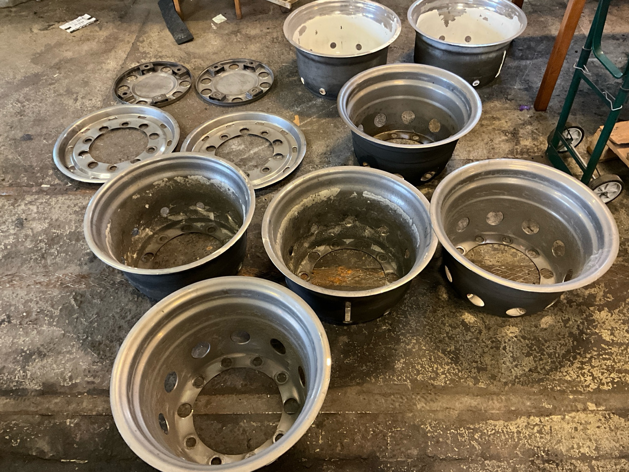 Scania - Jante por Camião: foto 1 Scania - Jante por Camião: foto 1