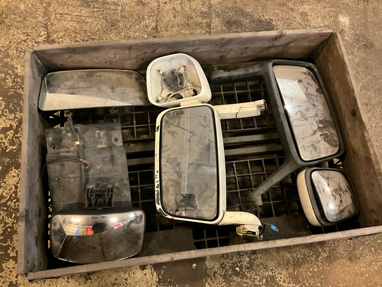 Scania - Espelho retrovisor por Camião: foto 1 Scania - Espelho retrovisor por Camião: foto 1