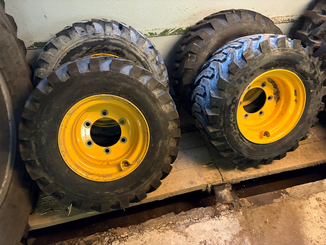 Trion 12-16,5 - Pneu por Máquina de construção: foto 1 Trion 12-16,5 - Pneu por Máquina de construção: foto 1