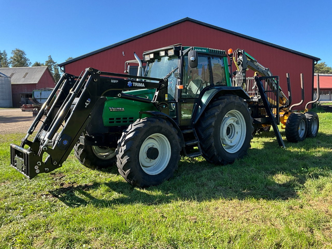 Valtra 6850-4 - Trator: foto 1 Valtra 6850-4 - Trator: foto 1