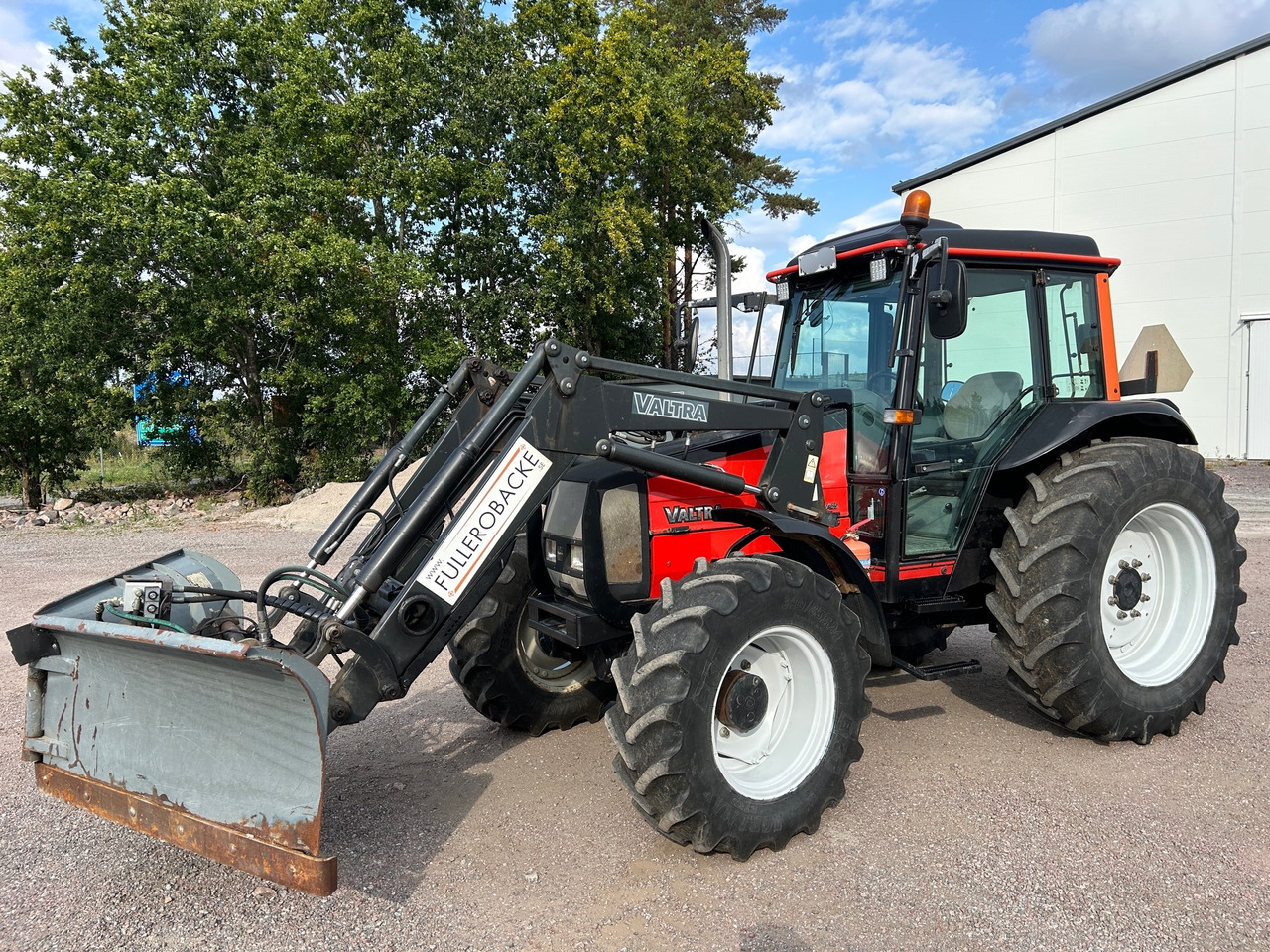 Valtra A85 - Trator: foto 1 Valtra A85 - Trator: foto 1