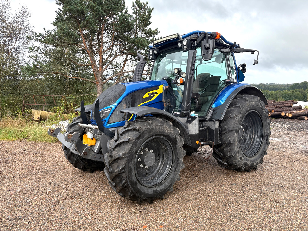 Valtra N154VE Twintrack - Trator: foto 1 Valtra N154VE Twintrack - Trator: foto 1