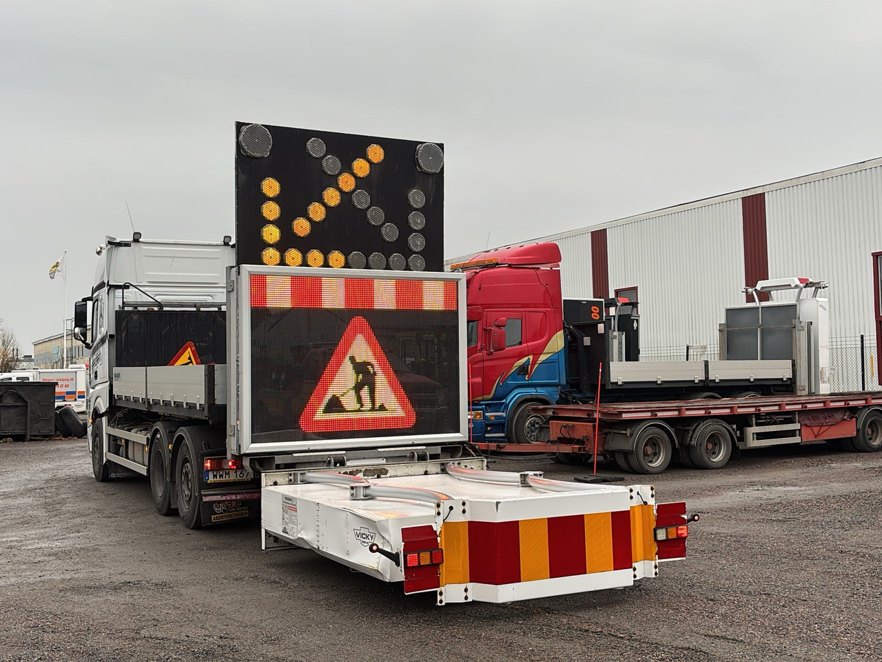 Vicky Teknik MaxiSign - Contentor ampliroll: foto 1 Vicky Teknik MaxiSign - Contentor ampliroll: foto 1